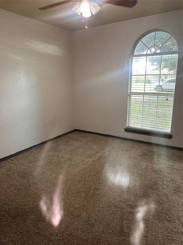 501 Brookfield Drive, Boyd, TX 76023