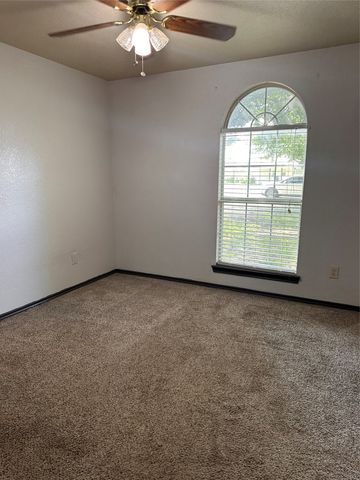 501 Brookfield Drive, Boyd, TX 76023