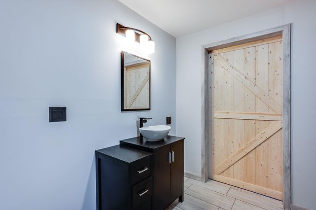 434 N Young St, Wichita, KS 67212