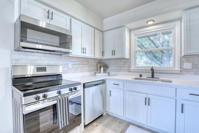 5406 N Shasta DRIVE, Glendale, WI 53209