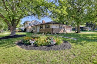 5406 N Shasta DRIVE, Glendale, WI 53209