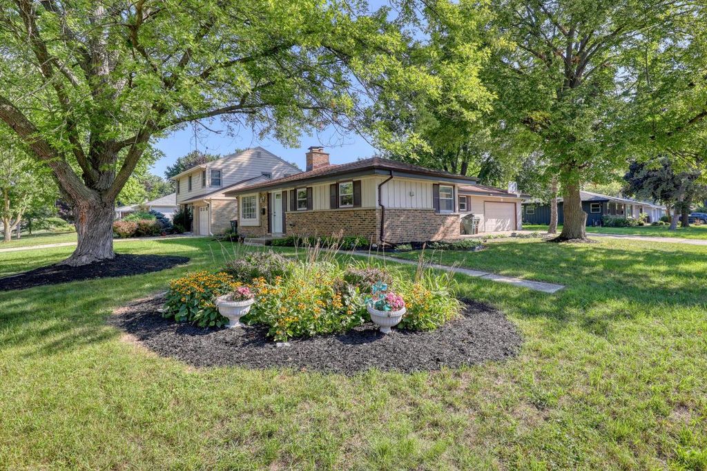 5406 N Shasta DRIVE, Glendale, WI 53209