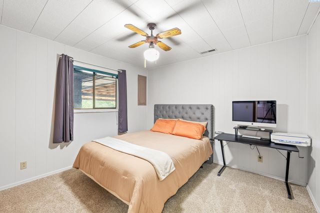 1202 Karen Ave, Benton City, WA 99320