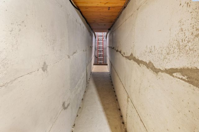 1202 Karen Ave, Benton City, WA 99320