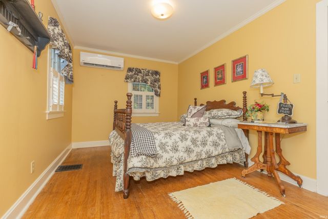 6531 Oak Hill Road, Evansville, IN 47725