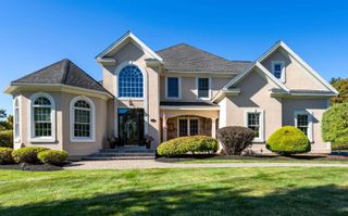 39 Ticklefancy Lane, Salem, NH 03079