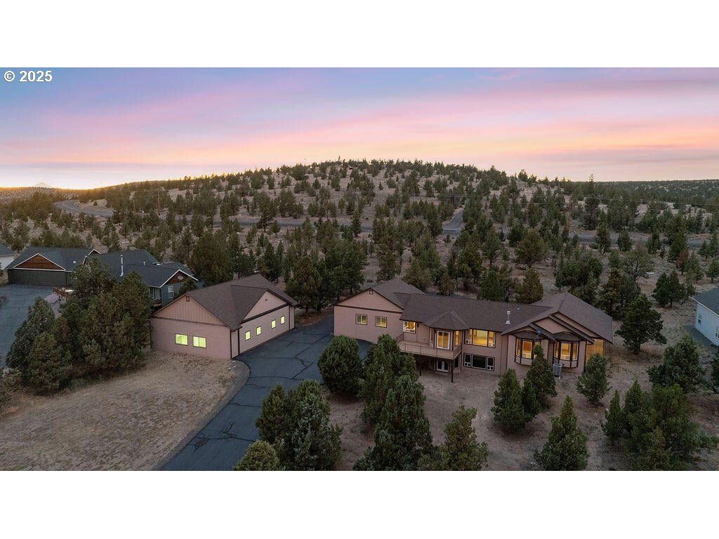 2263 Se LANDINGS Way, Prineville, OR 97754