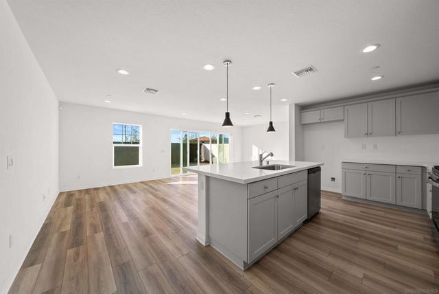 20075 Sanquinella Cir, Riverside, CA 92507