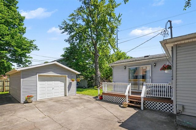 722 S Grant Avenue, Three Rivers, MI 49093
