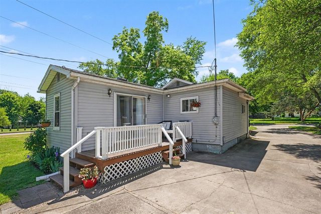 722 S Grant Avenue, Three Rivers, MI 49093