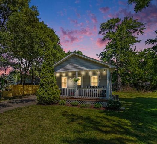 722 S Grant Avenue, Three Rivers, MI 49093