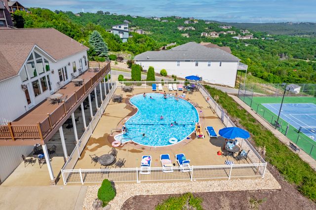 700 Emerald Pointe Drive, 104, Hollister, MO 65672