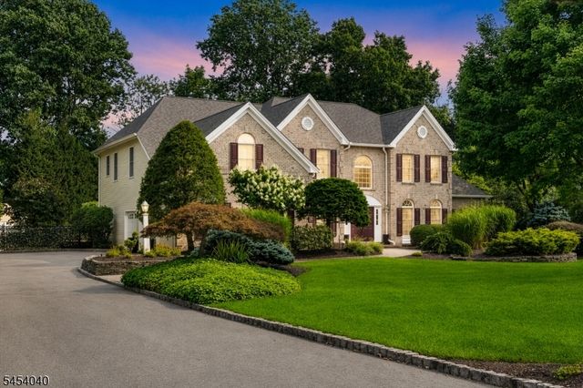 41 Wellington Dr, Washington Twp., NJ 07853