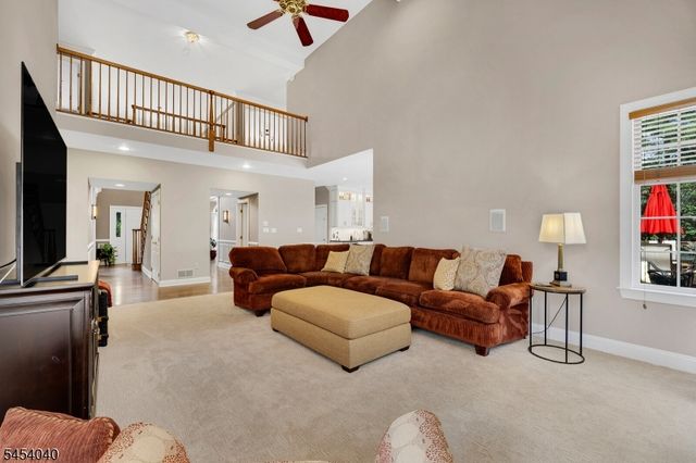 41 Wellington Dr, Washington Twp., NJ 07853
