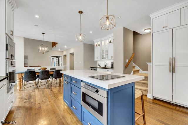 41 Wellington Dr, Washington Twp., NJ 07853