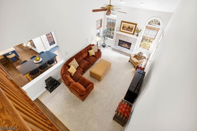 41 Wellington Dr, Washington Twp., NJ 07853