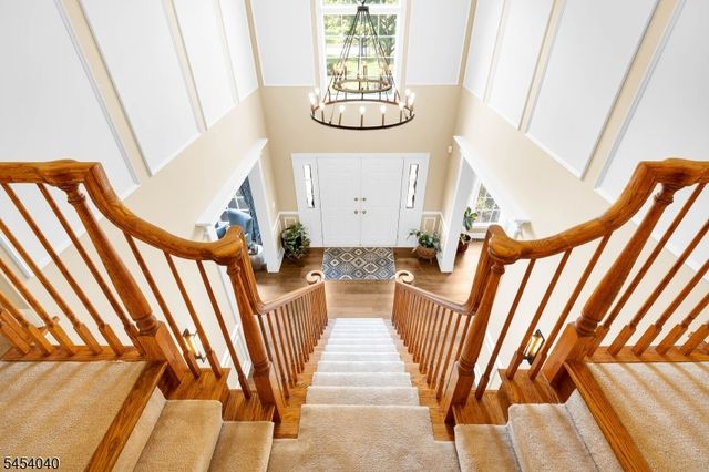 41 Wellington Dr, Washington Twp., NJ 07853