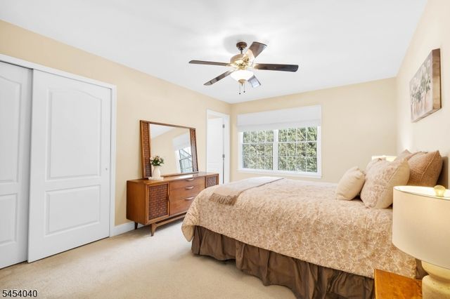 41 Wellington Dr, Washington Twp., NJ 07853