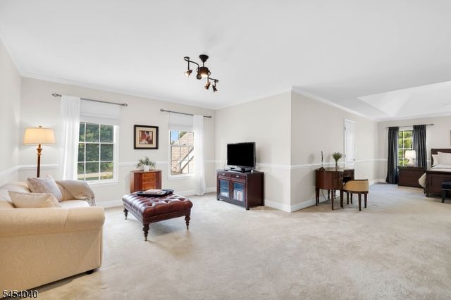 41 Wellington Dr, Washington Twp., NJ 07853