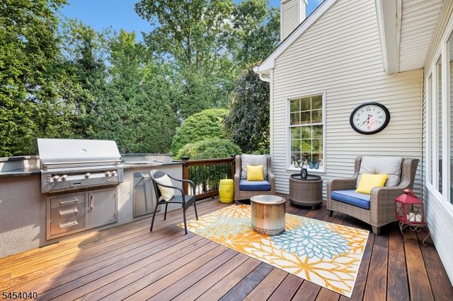 41 Wellington Dr, Washington Twp., NJ 07853