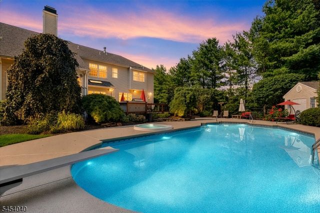 41 Wellington Dr, Washington Twp., NJ 07853