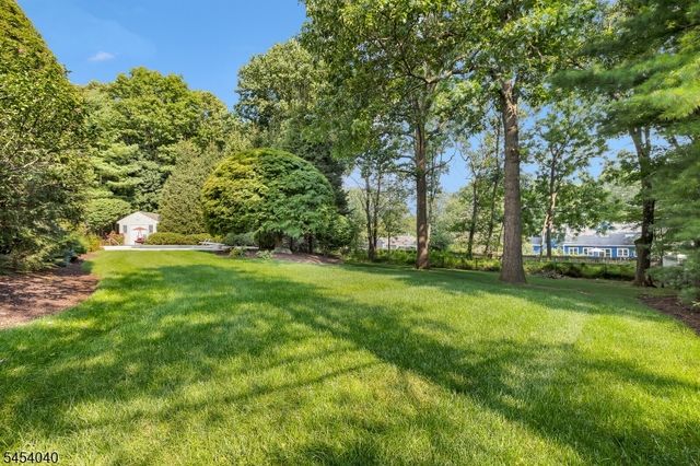 41 Wellington Dr, Washington Twp., NJ 07853