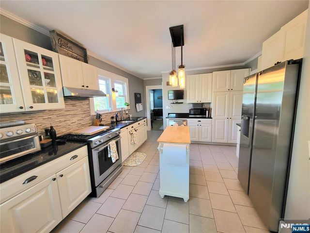 266 Eagle Rock Avenue, Roseland, NJ 07068