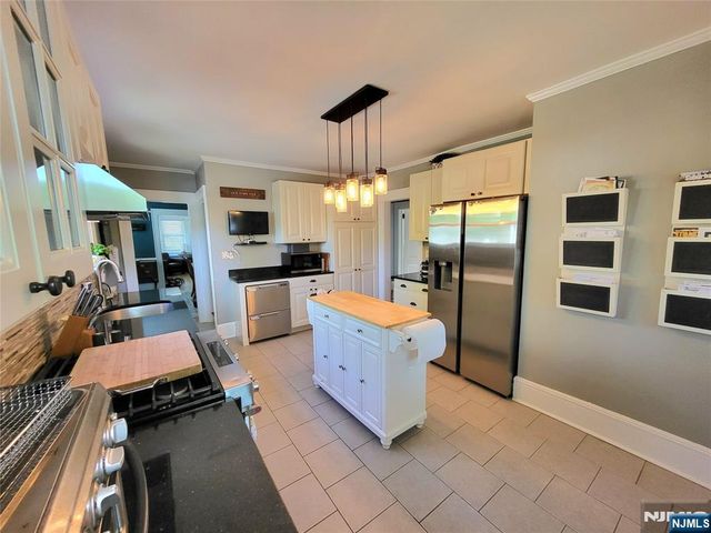 266 Eagle Rock Avenue, Roseland, NJ 07068