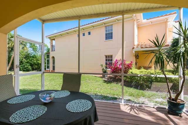 208 VALENCIA CIRCLE, St Petersburg, FL 33716