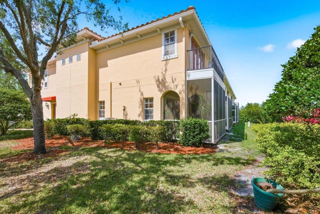 208 VALENCIA CIRCLE, St Petersburg, FL 33716