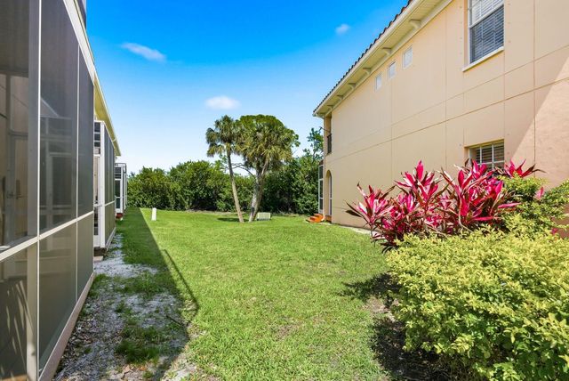 208 VALENCIA CIRCLE, St Petersburg, FL 33716