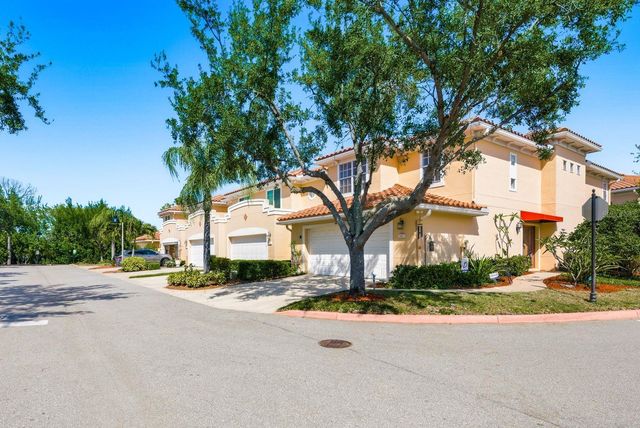 208 VALENCIA CIRCLE, St Petersburg, FL 33716