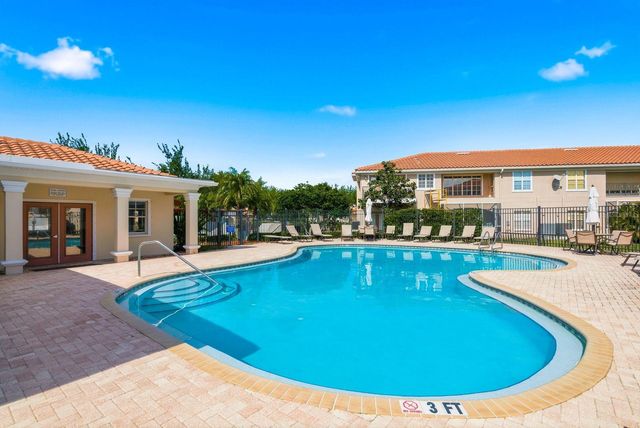 208 VALENCIA CIRCLE, St Petersburg, FL 33716