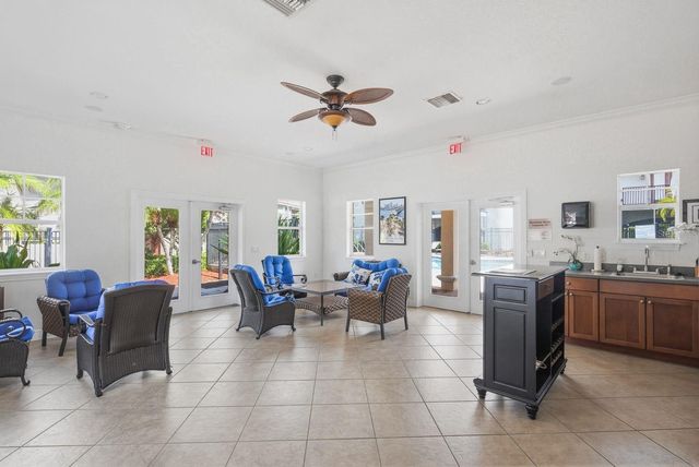 208 VALENCIA CIRCLE, St Petersburg, FL 33716