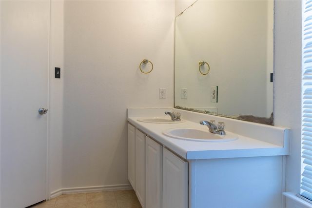 2209 Canvas Back DR, Taylor, TX 76574