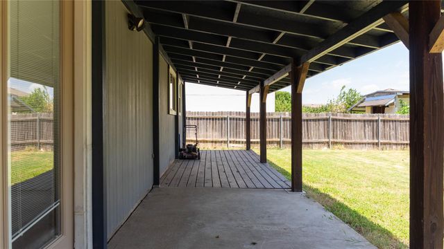 2209 Canvas Back DR, Taylor, TX 76574