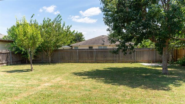 2209 Canvas Back DR, Taylor, TX 76574