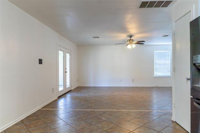 2209 Canvas Back DR, Taylor, TX 76574