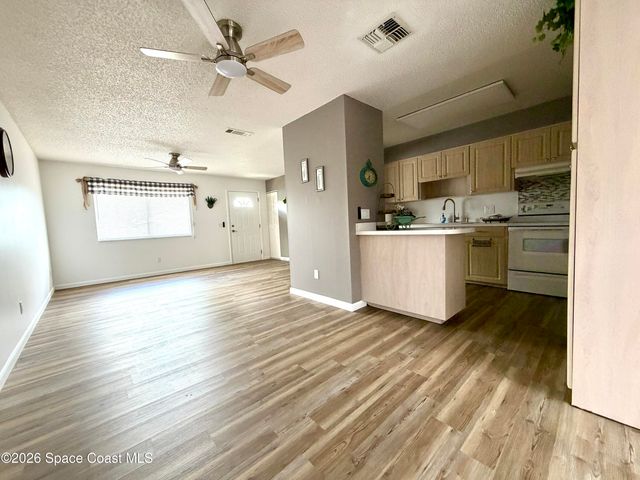 700 Fernandina Street NW, Palm Bay, FL 32907