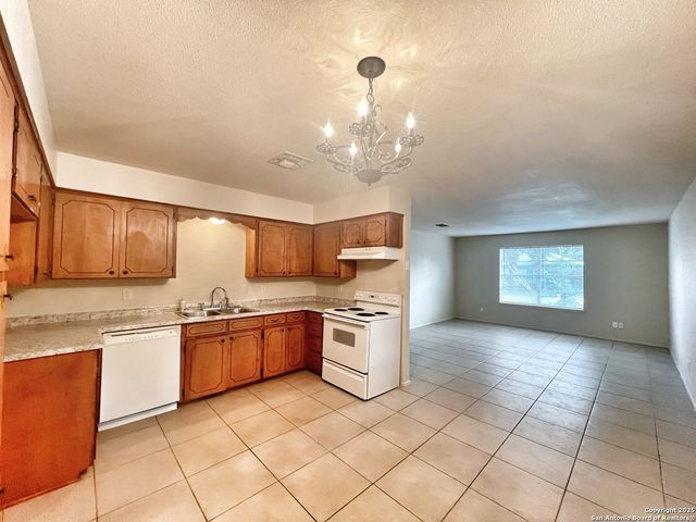 1792 Kuehler Ave, New Braunfels, TX 78130