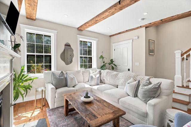 26 Tyng St A, Newburyport, MA 01950