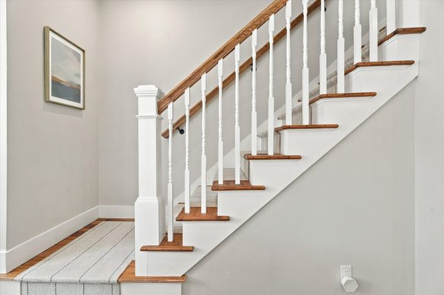 26 Tyng St A, Newburyport, MA 01950