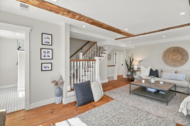 26 Tyng St A, Newburyport, MA 01950