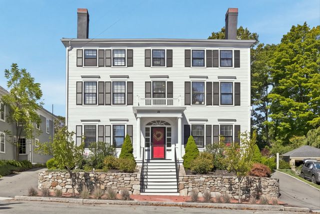 26 Tyng St A, Newburyport, MA 01950
