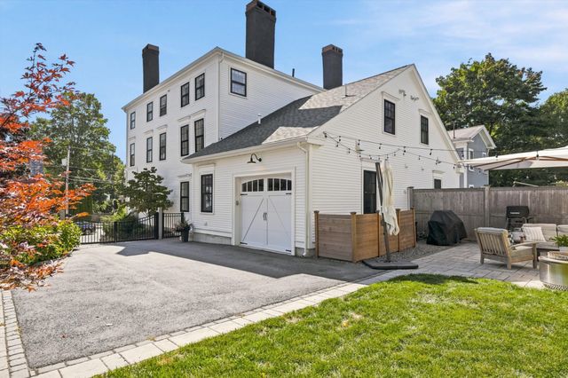 26 Tyng St A, Newburyport, MA 01950