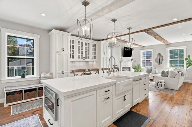 26 Tyng St A, Newburyport, MA 01950