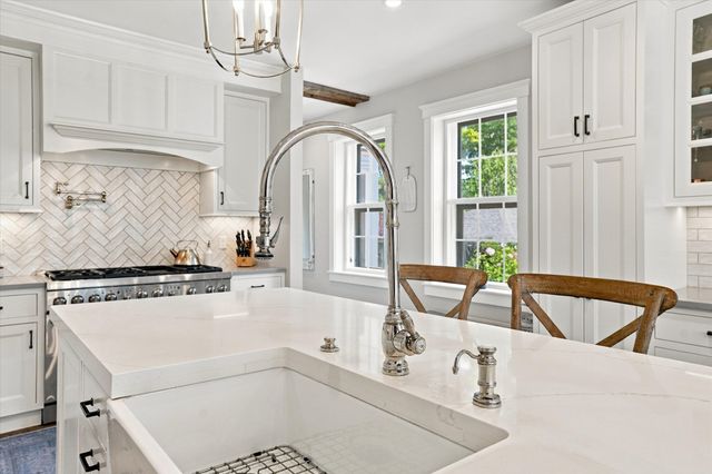 26 Tyng St A, Newburyport, MA 01950