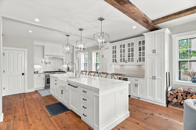 26 Tyng St A, Newburyport, MA 01950