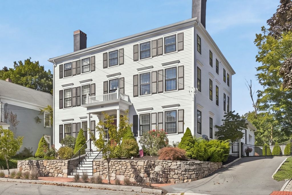 26 Tyng St A, Newburyport, MA 01950