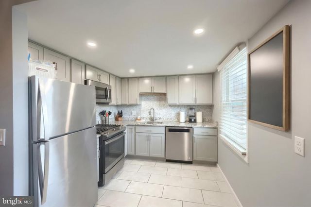 151 FOX RUN DR, York, PA 17403